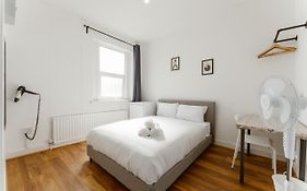 Leyton Comfy Double Rooms -50